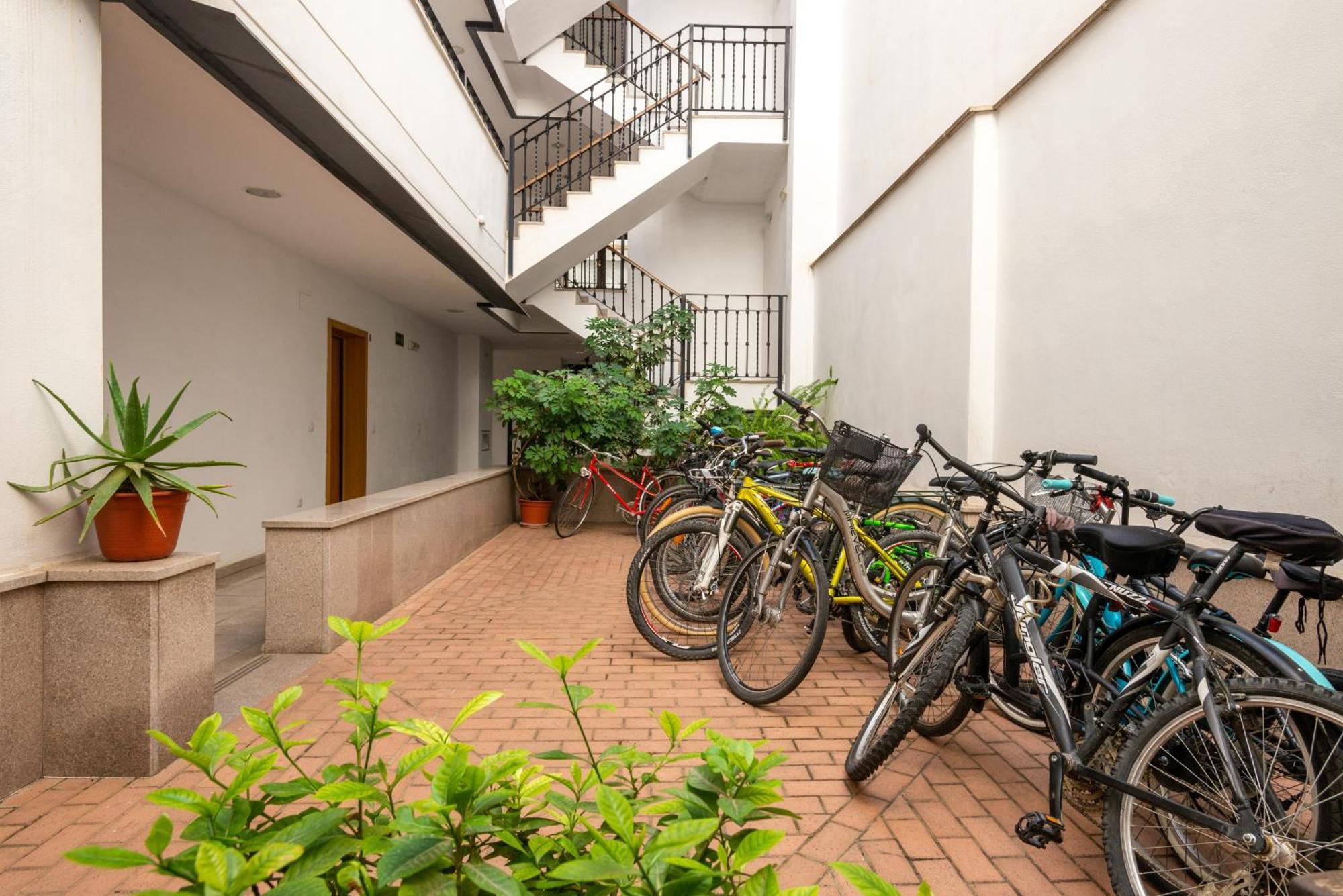 First Floor Close Macarena Church 塞维利亚 外观 照片
