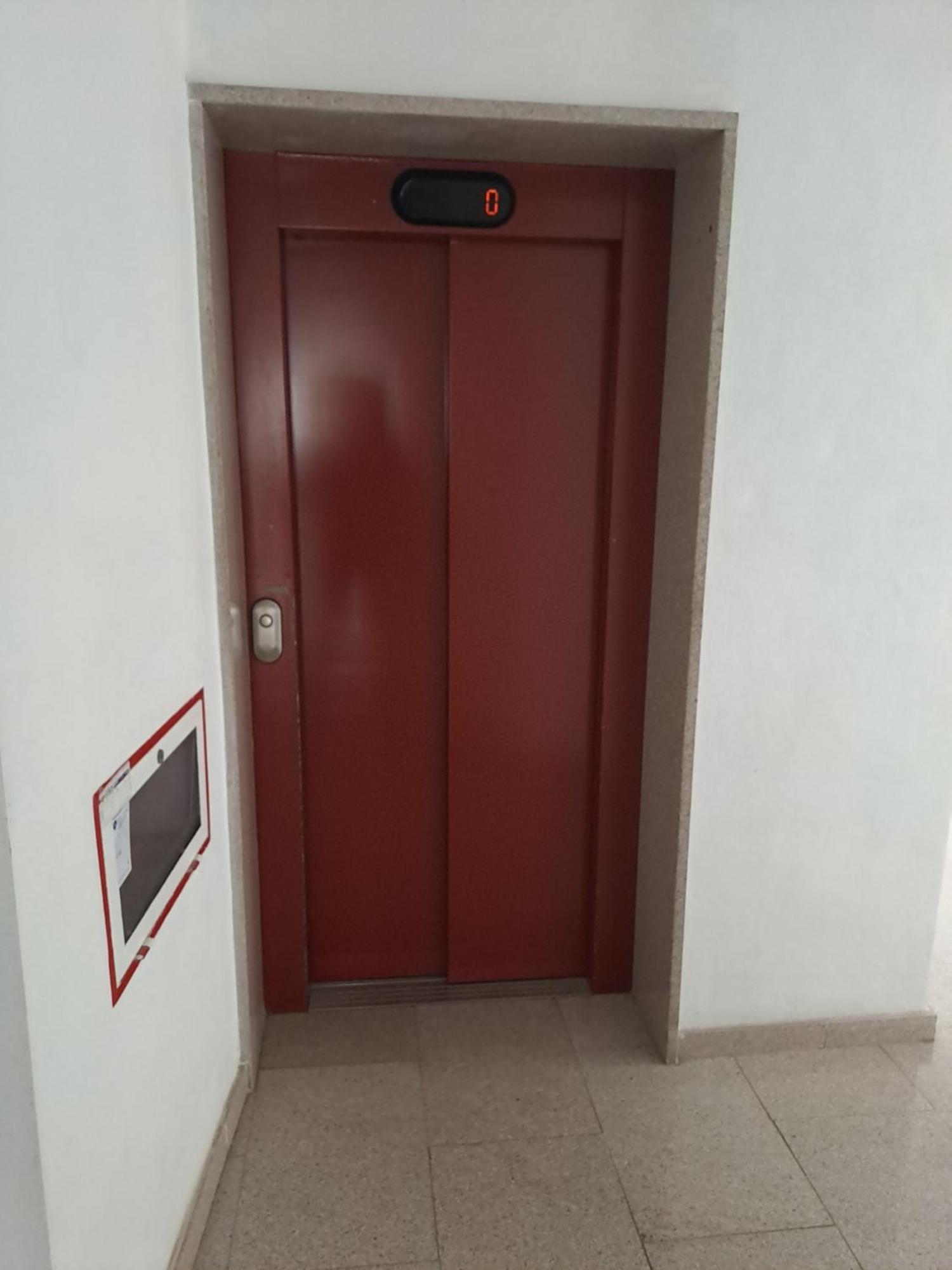 First Floor Close Macarena Church 塞维利亚 外观 照片