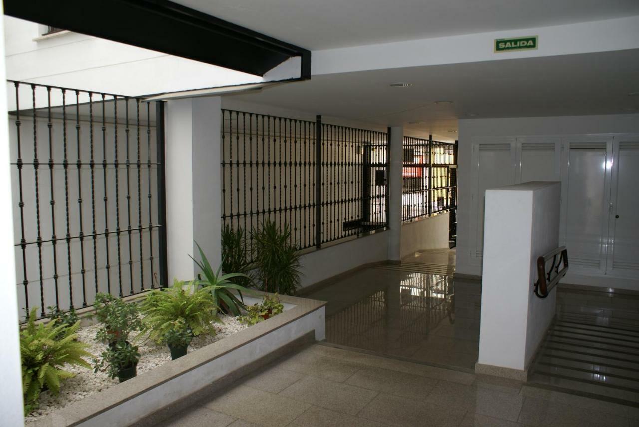 First Floor Close Macarena Church 塞维利亚 外观 照片